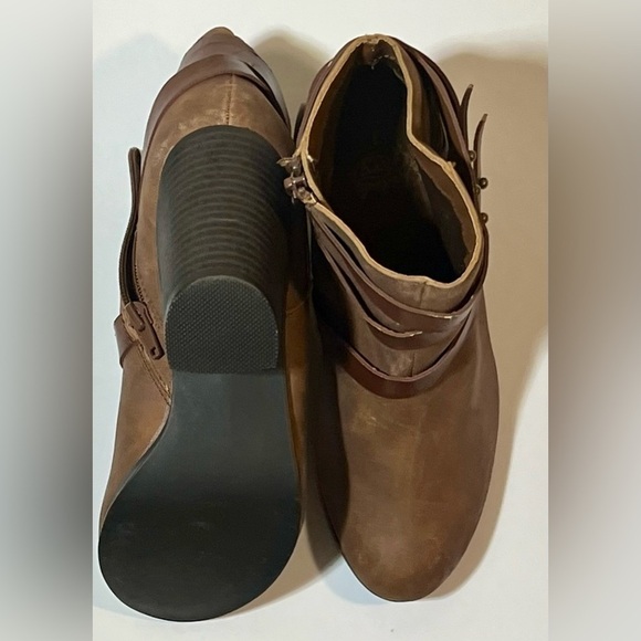 NEW WITHOUT TAGS FADED GLORY BROWN LEATHER ANKLE BOOTS - Picture 3 of 9